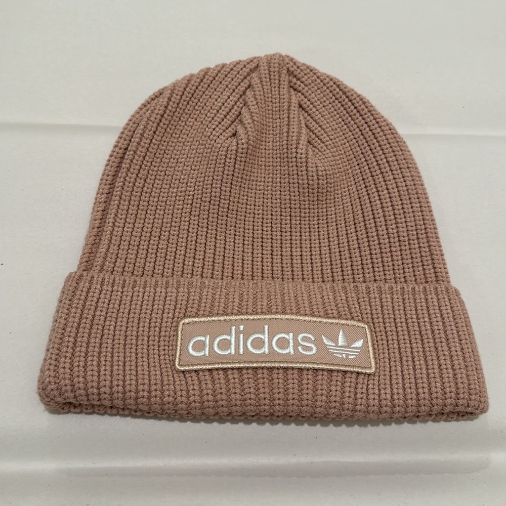 Adidas women’s hat. Rose color. New w/o Tags.